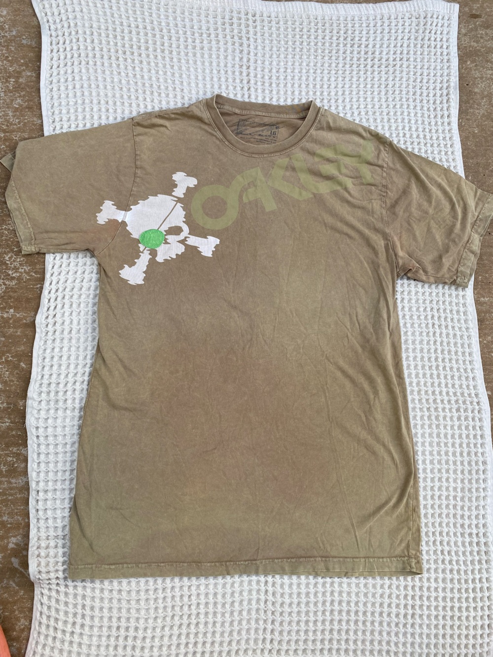 Y2K Oakley White Skull and Green Accent Patch Vintage Tee